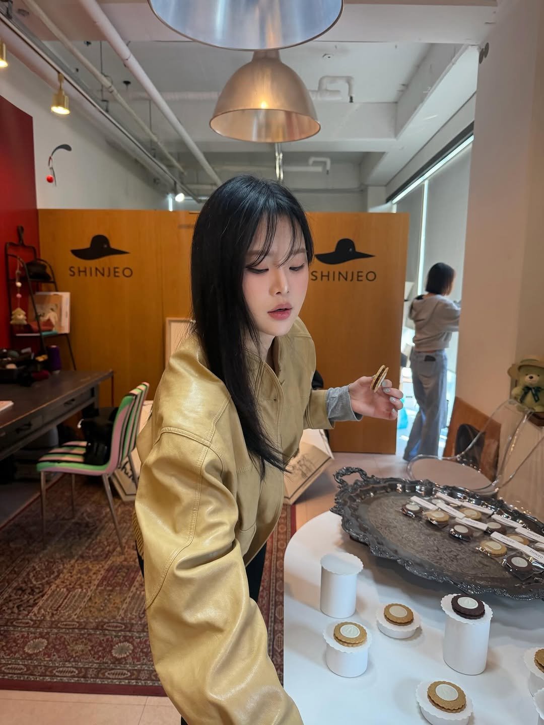 vividaeun_ 게시물 이미지: 저 보지 말고 모자 봐야합니다 ~ ^^
@shinjeo_official 👒
#신저...