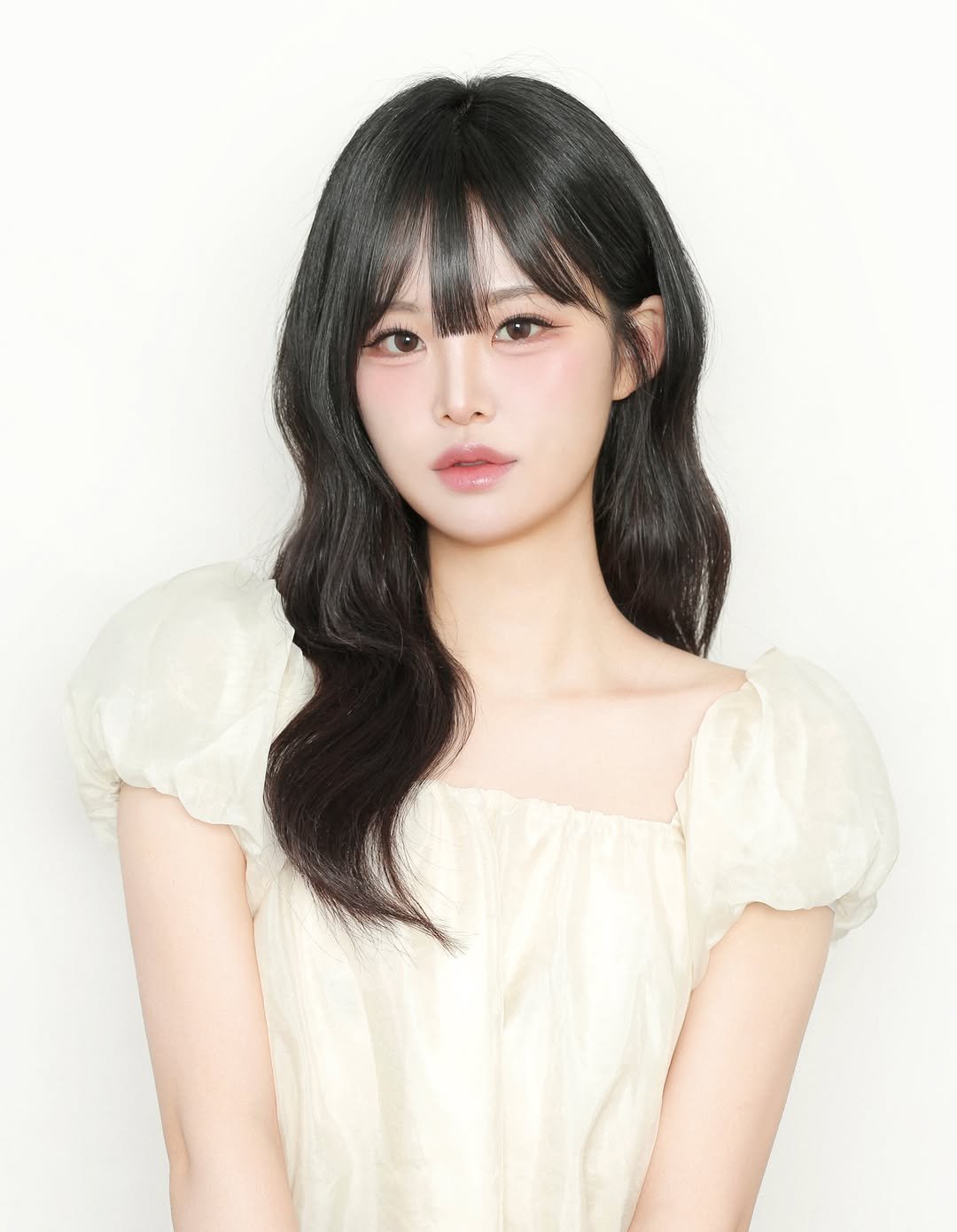 vividaeun_ 게시물 이미지: 원래 이걸로 프사 하려고 이것만 보정 맡겼는데

다른 게 더 예쁜 것...