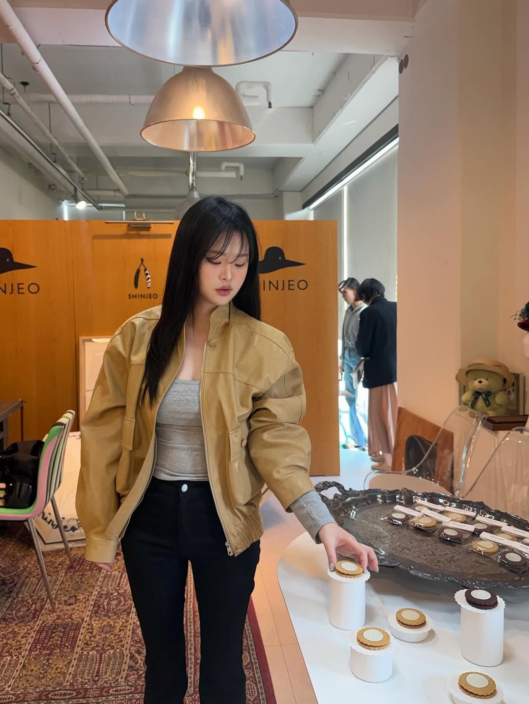 vividaeun_ 게시물 이미지: 저 보지 말고 모자 봐야합니다 ~ ^^
@shinjeo_official 👒
#신저...