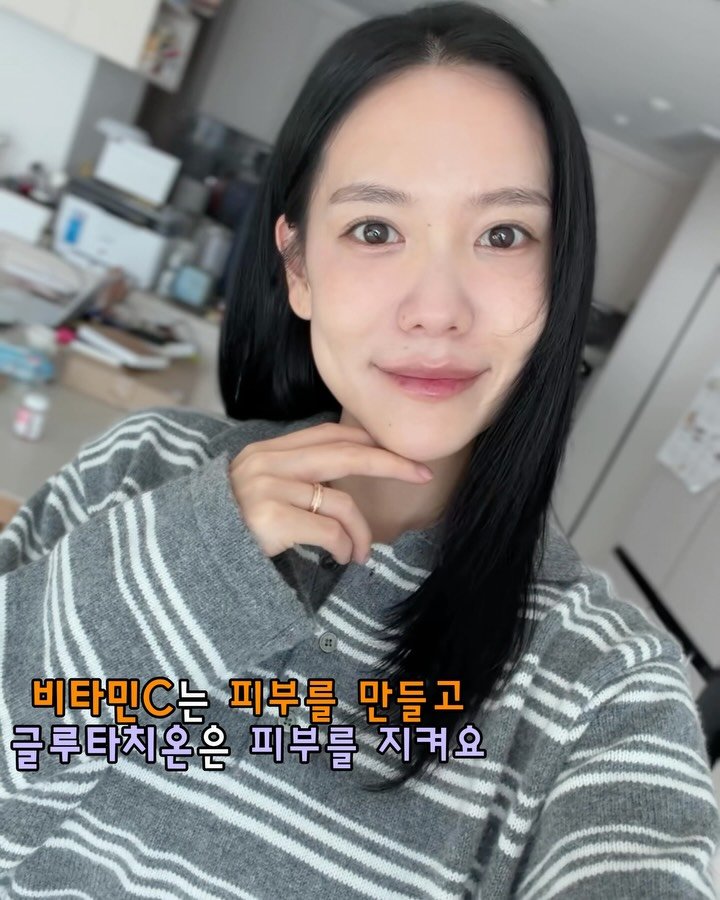 vividyooni_ 게시물 이미지: 내일모레면 마흔인 유니...
그래서 더더욱 머리부터 발끝까지 그리고 속 까지
열심히...