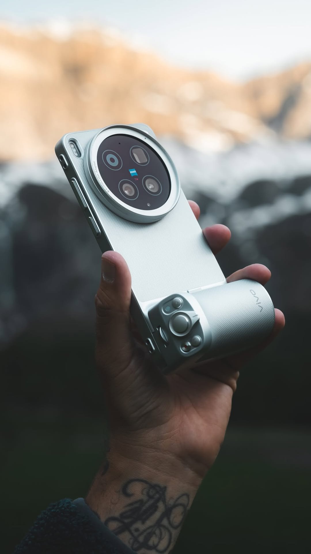 vivo_global 게시물 이미지: Epic adventures, captured in Ultra clarity!...