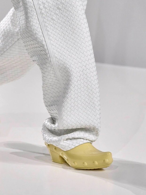 Photo shared by VOGUE KOREA on January 17, 2026 tagging @newbottega. May be an image of slingback shoes and text.