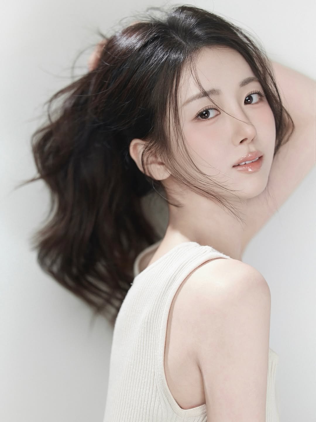 Photo shared by 박민정 Minjeong Park on December 30, 2025 tagging @sunhwaso. May be an image of one or more people, braids, makeup, top and text.