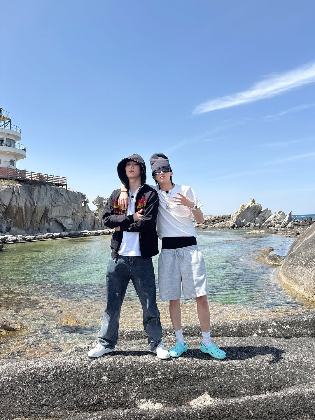w.woojin8 게시물 이미지: Brothers 🤞