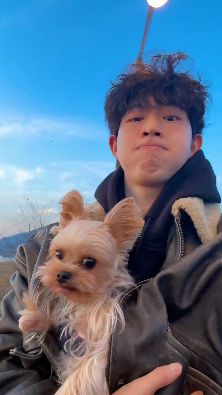 w2ooong 게시물 이미지: 올해도 건강하고 열심히 파이팅 해보자💪🏻!