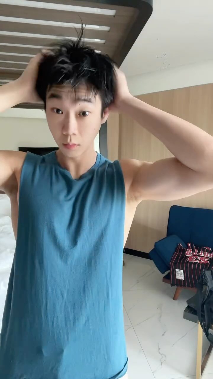 walter_soh 게시물 이미지: GRWM ☀️
•
•
•
Guess where im going 😌..