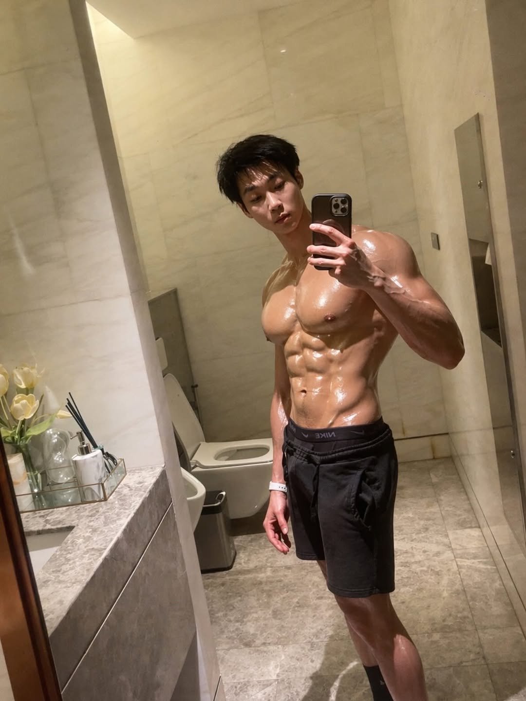 Photo by Walter Soh on April 22, 2026. May be a selfie of one or more people, biceps, people bodybuilding and text.