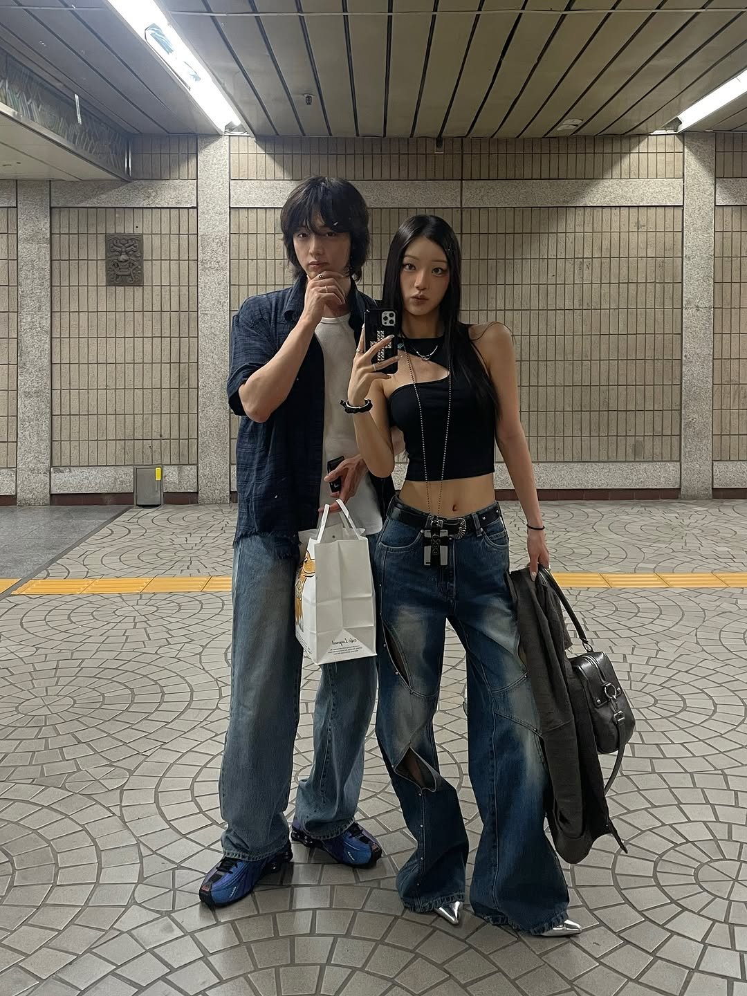 Photo shared by 왕십리 커플🤍 on July 02, 2025 tagging @wangsimni_couple. May be an image of one or more people and text.