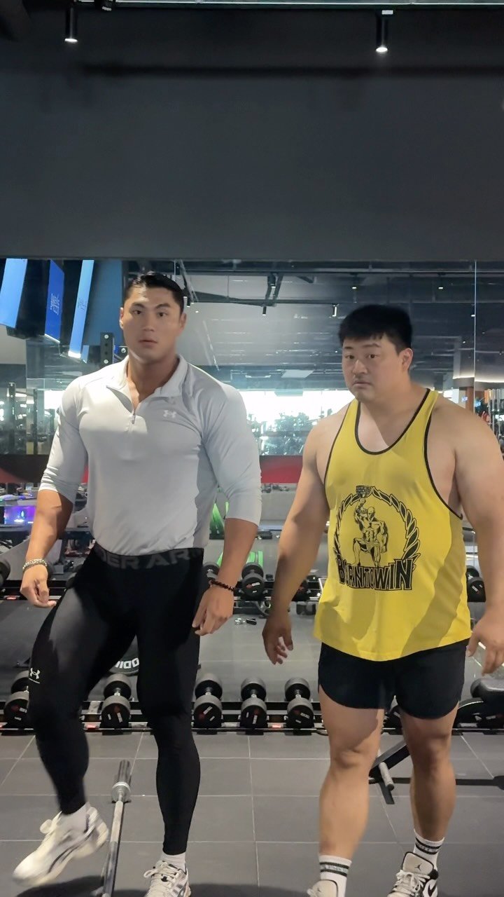 wannabewoo 게시물 이미지: 헬스장에서 겸손해야 되는 이유 🔥

The gym will humble...