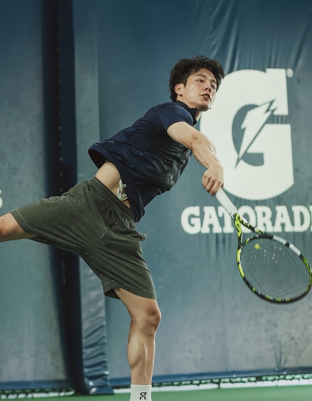 Photo by w on February 11, 2026. May be an image of tennis, racket and text that says 'C GATO GATORAD ก็ง'.