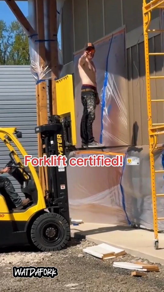 wat_da_fork 게시물 이미지: Forklift accidents amd fails! Make sure you're...