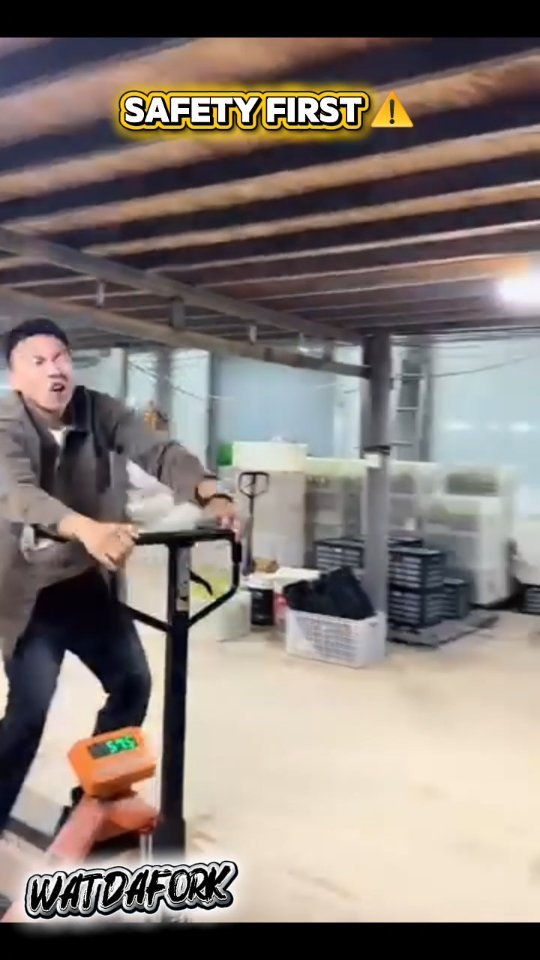 wat_da_fork 게시물 이미지: Join the Root beer safety team for more videos...