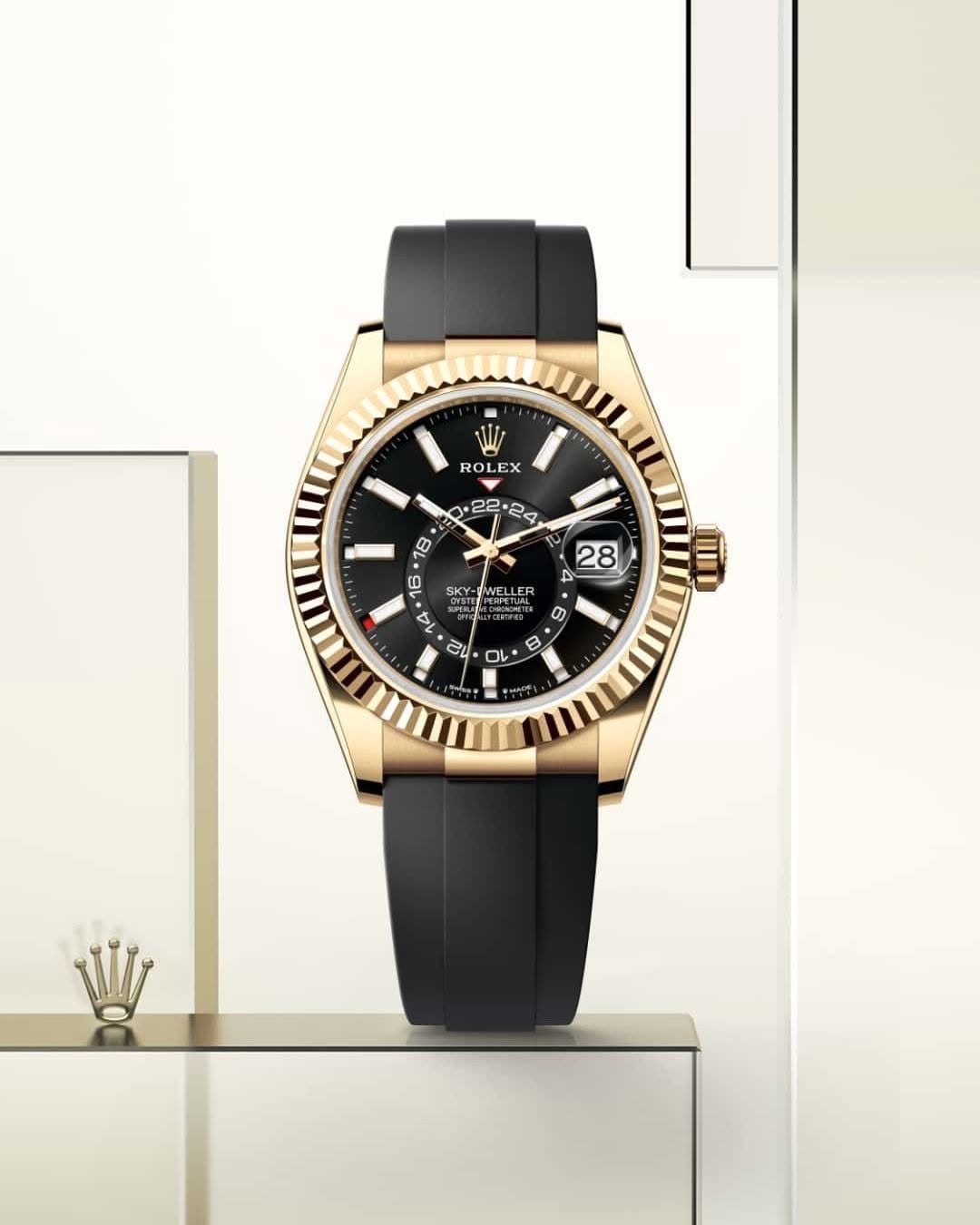 watchesofswitzerland_official 게시물 이미지: The watch for world travellers. The @Rolex...