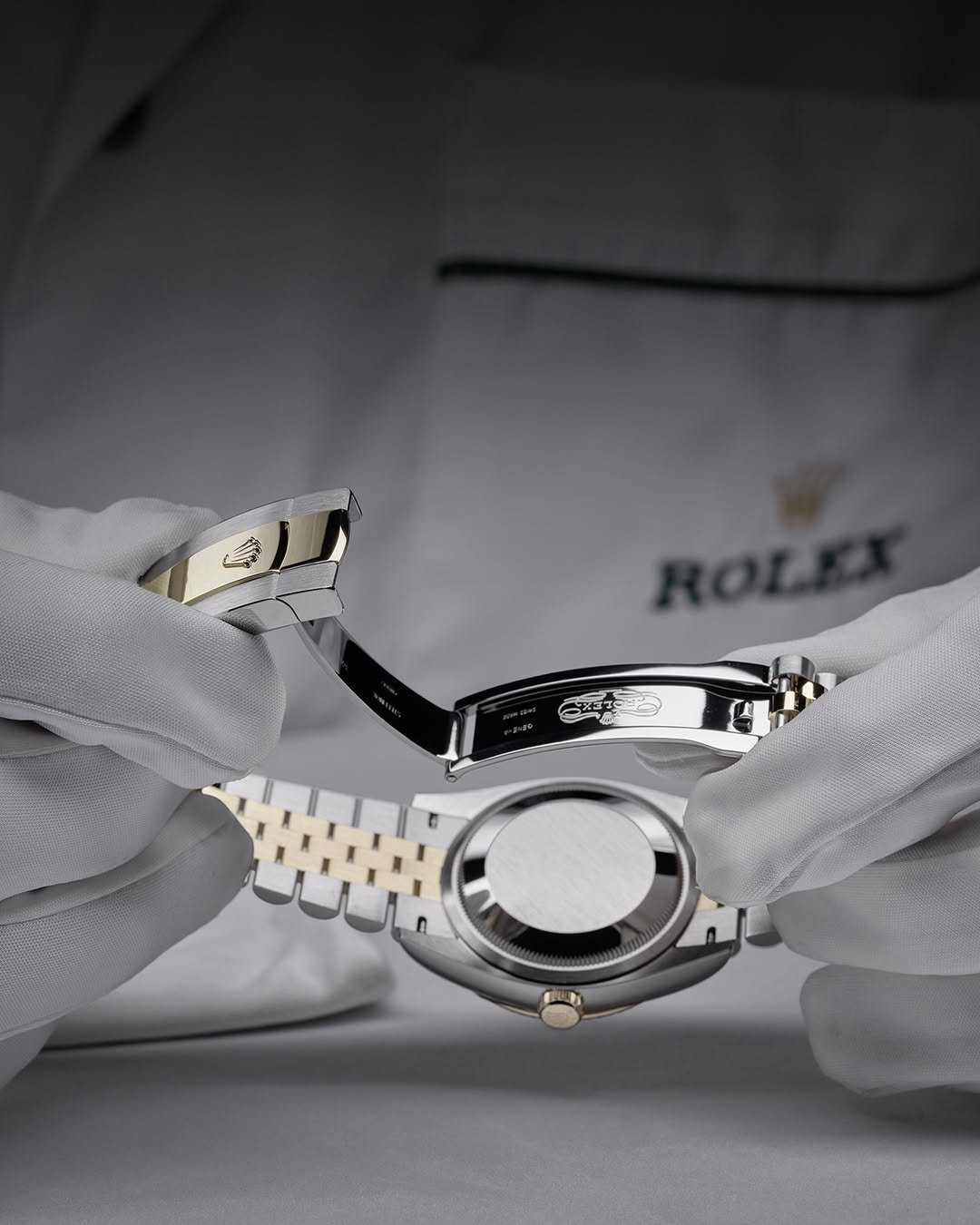 watchesofswitzerland_official 게시물 이미지: As an Official Retailer with a @Rolex Service...