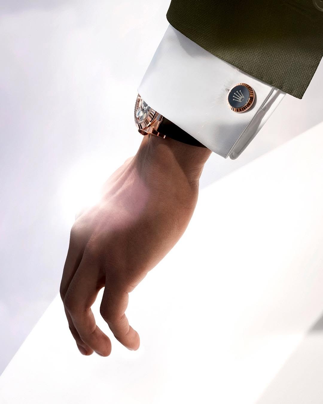watchesofswitzerland_official 게시물 이미지: @Rolex cufflinks made of 18ct gold bring...