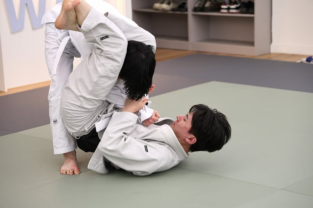 Photo by 은평구주짓수 / 연신내주짓수 / 웨이주짓수 in 웨이주짓수. May be an image of martial arts, mat, belt and text.