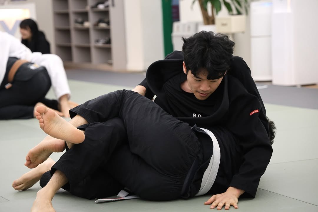 Photo by 연신내 웨이주짓수 in 웨이주짓수. May be an image of martial arts and text.