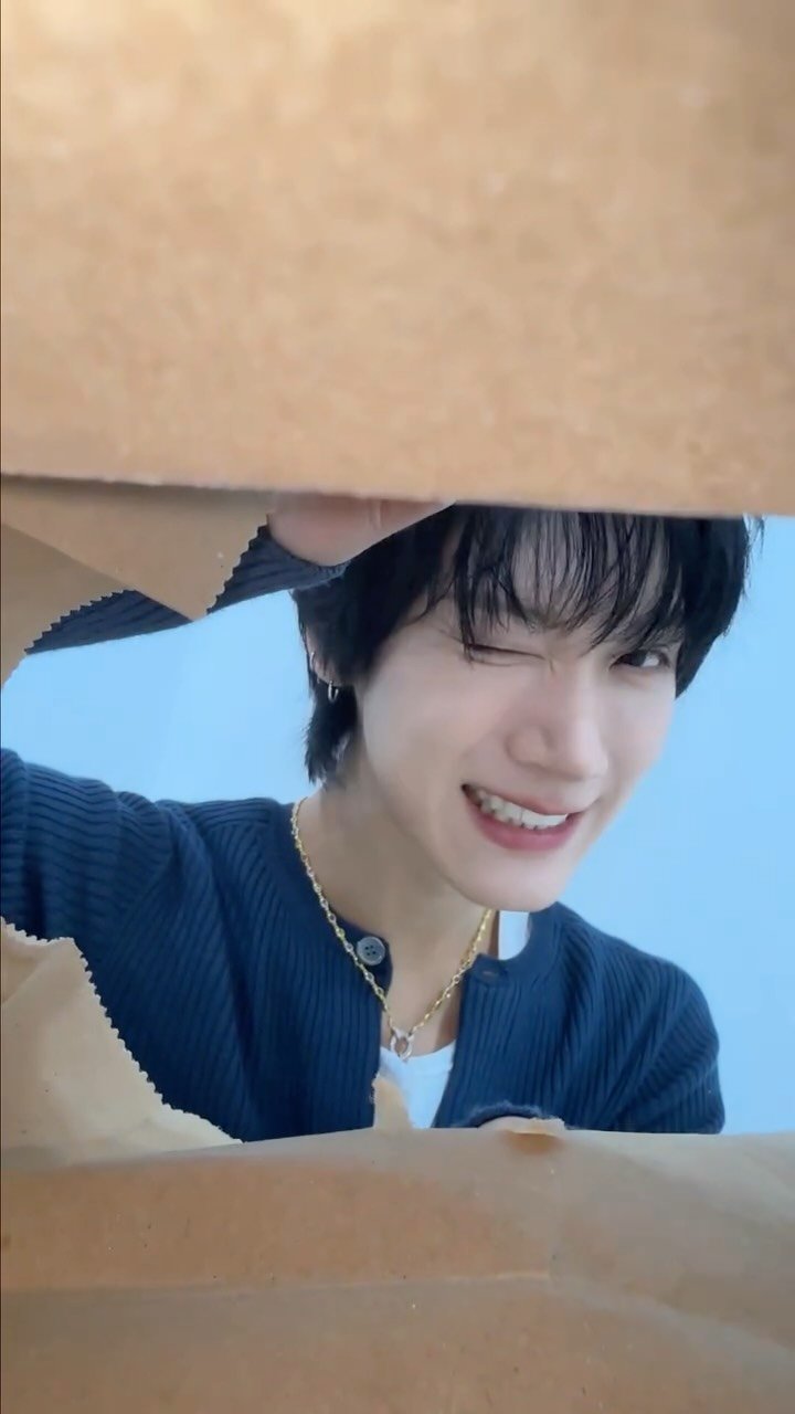 wayvofficial 게시물 이미지: I’m fallin’ in love with WayZenNi😉 

#WayV #威神V