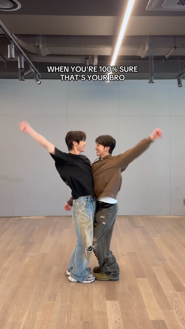 wayvofficial 게시물 이미지: 200%

#KUN #HENDERY
#WayV #威神V