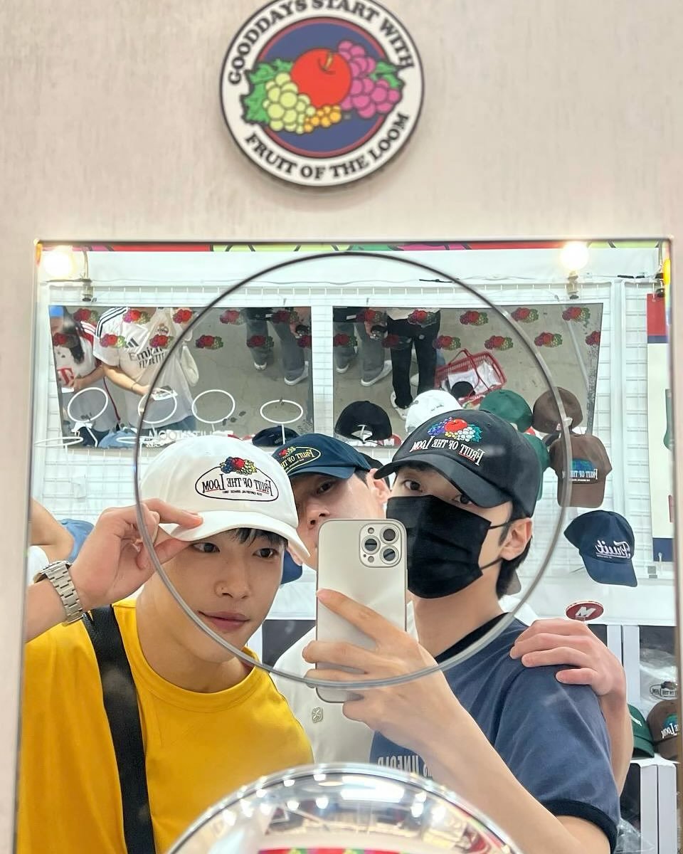 Photo by 우도환 on June 08, 2025. May be an image of mirror.