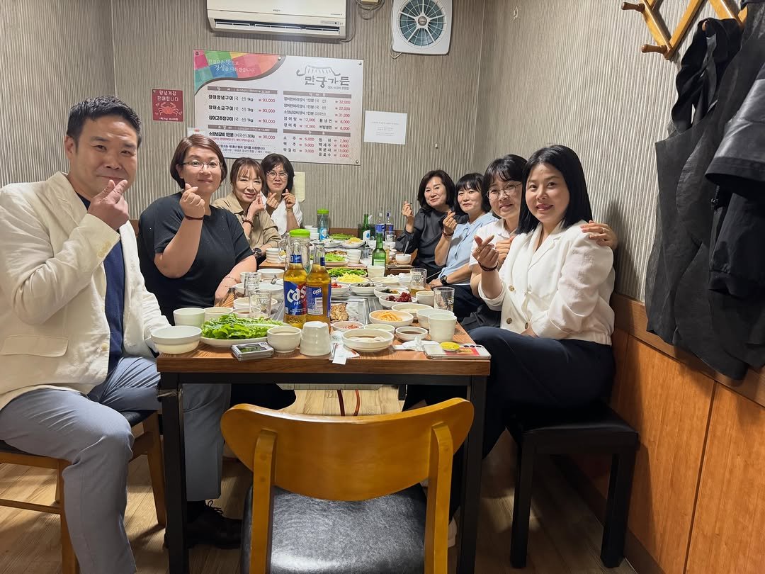 we___han 게시물 이미지: 제주 본부에 합류한 새로운 지점식구분들!
모두들 화려한 경력을 갖고계신 밝디밝은...