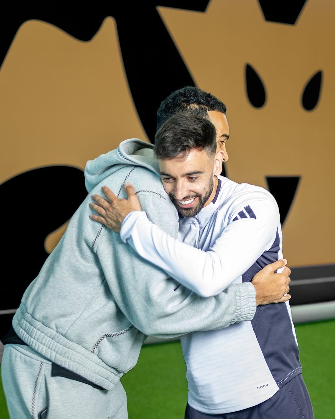 weareunited 게시물 이미지: When Niko came to give Bruno his Player of the...