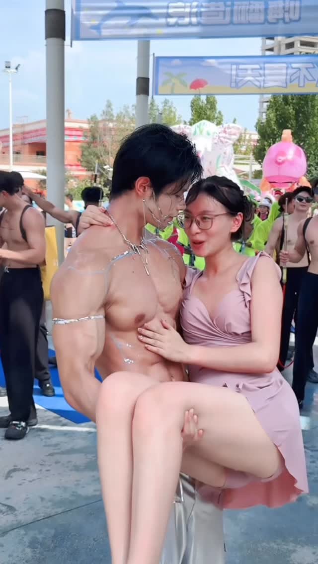 wei.xeng 게시물 이미지: meet us at the water park