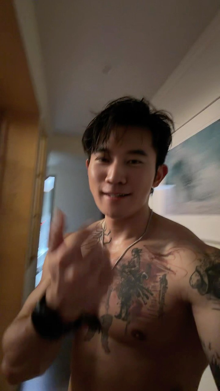 wei2boba 게시물 이미지: Here I wanna show you something 👀