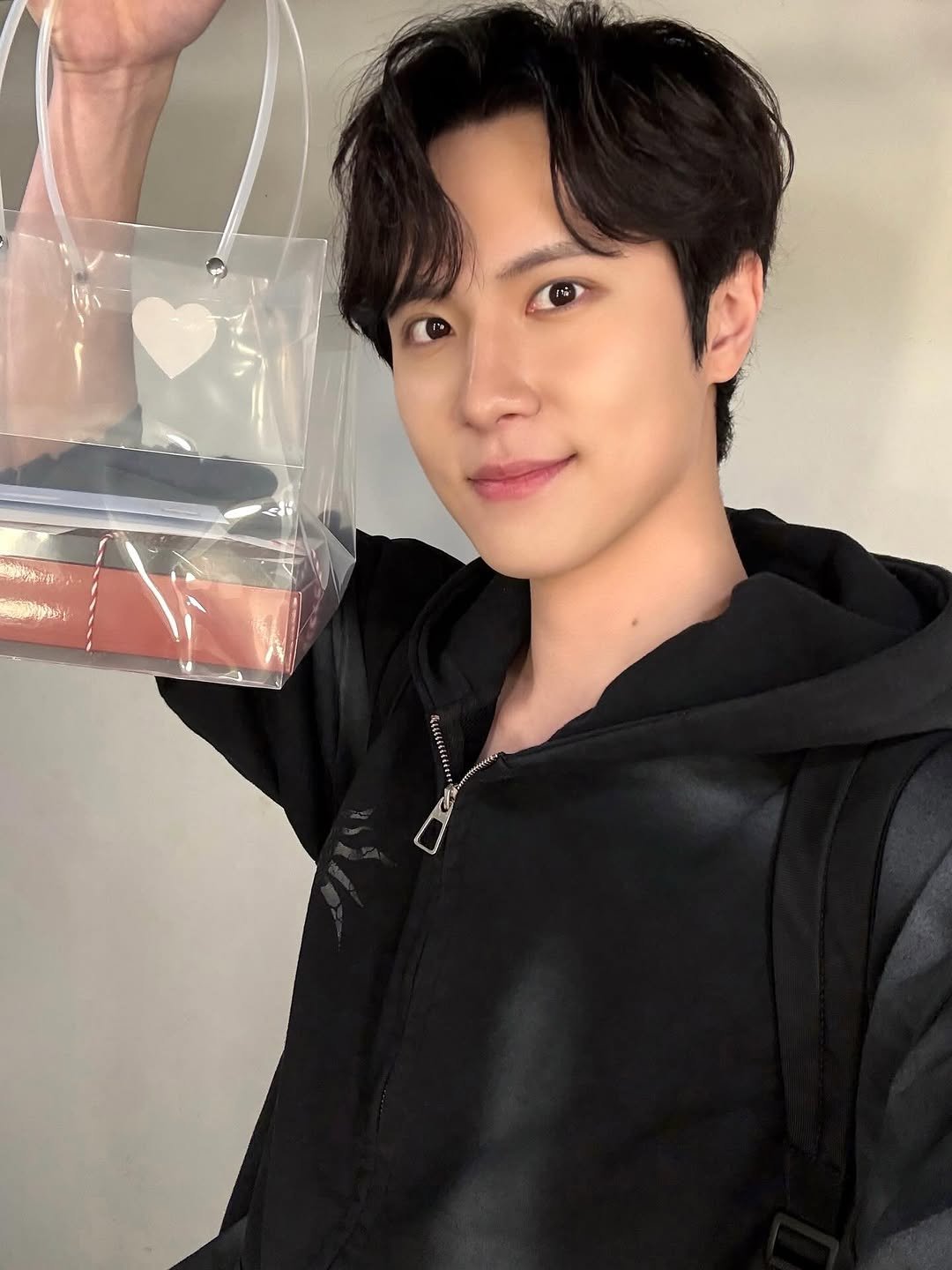 wei__official 게시물 이미지: 봄바람보다 설레는 준호, 4월도 써니텐!🌸

#위아이 #WEi
#김동한 #KIMDONGHAN