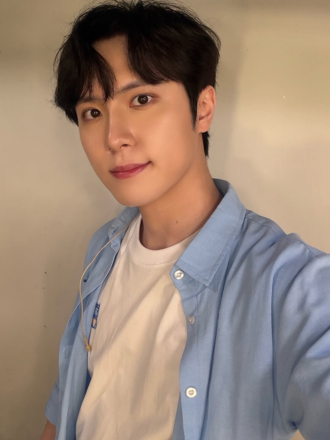 Photo by 위아이(WEi) on March 22, 2026. May be an image of one or more people and text.