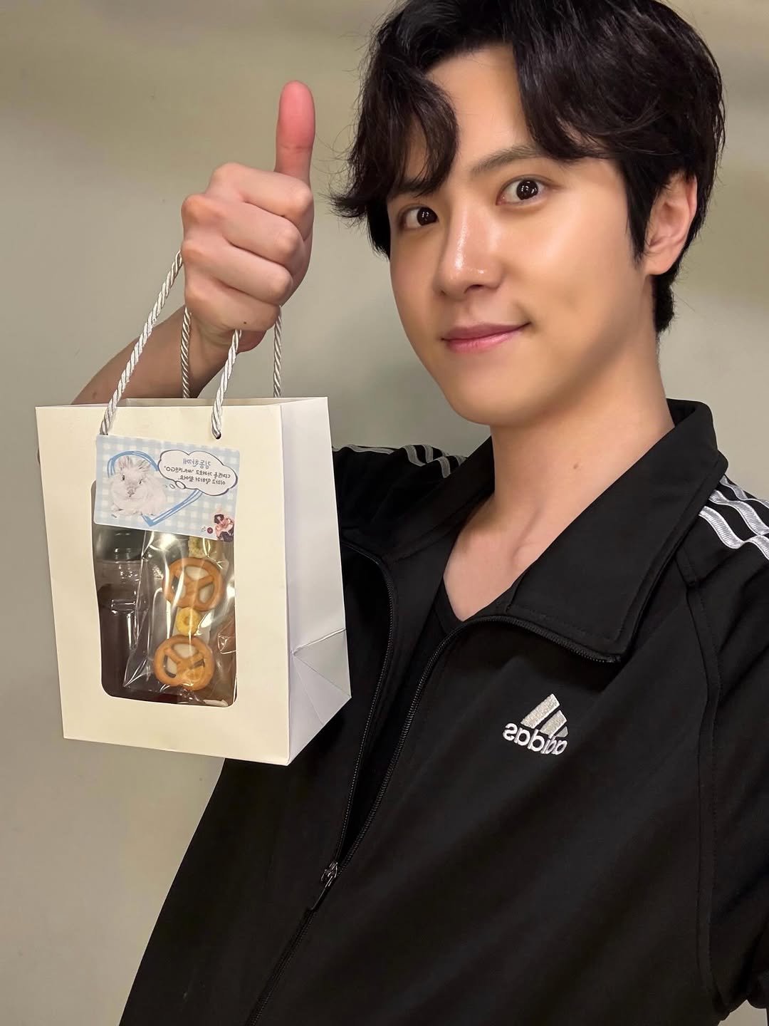 wei__official 게시물 이미지: 달콤함 가득 채우고, 준호와 함께 써니텐 GO!💓

#위아이 #WEi
#김동한 #KIMDONGHAN