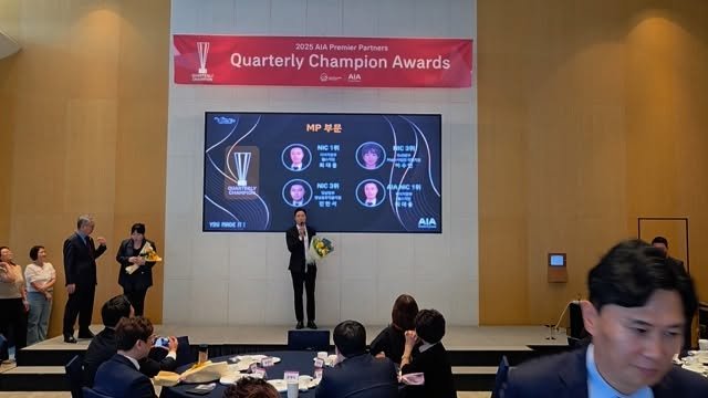 wellbeing_choi 게시물 이미지: 2분기 시상식 #챔피언 🏆
최대웅 대표님 클라스🙏
역시 최고!...
