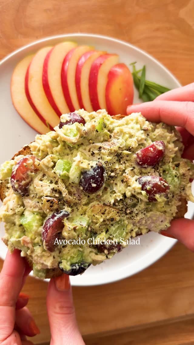wellplated 게시물 이미지: Avocado Chicken Salad Is My New Lunch Go-To...