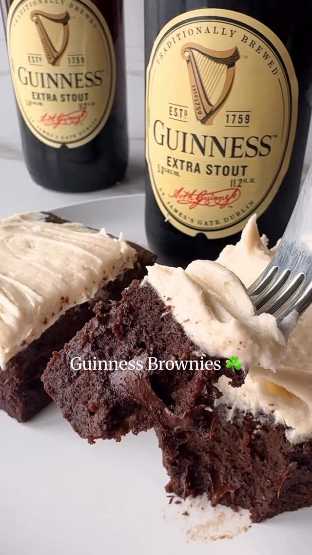wellplated 게시물 이미지: GUINNESS BROWNIES! ☘️
Rich, fudgy, and...