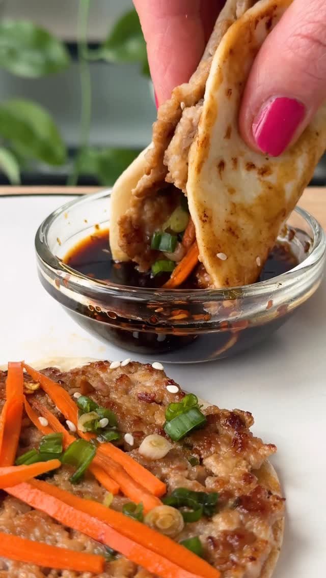 wellplated 게시물 이미지: SMASH DUMPLING TACOS 🥟✨ 
All the flavor of...