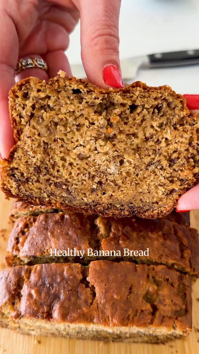 wellplated 게시물 이미지: Healthy Banana Bread You’ll Want on Repeat...