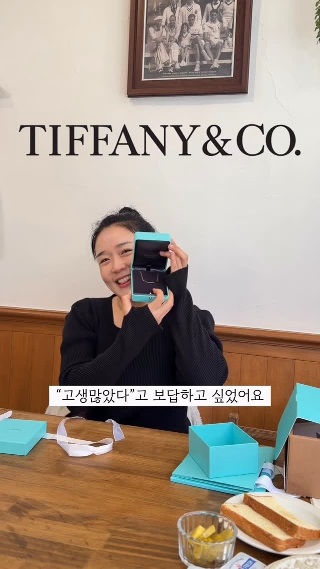 wendy_w_skin 게시물 이미지: 오늘은 우지쌤과의 짧은 미팅을 가졌어요🫶🏻

매번 갖고싶은거 없냐, 뭐 갖고싶냐...