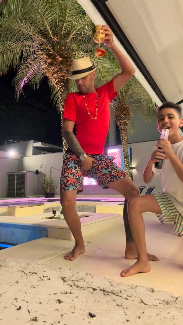 wesleyalemao 게시물 이미지: to pensando em investir
ele canta e eu danço...