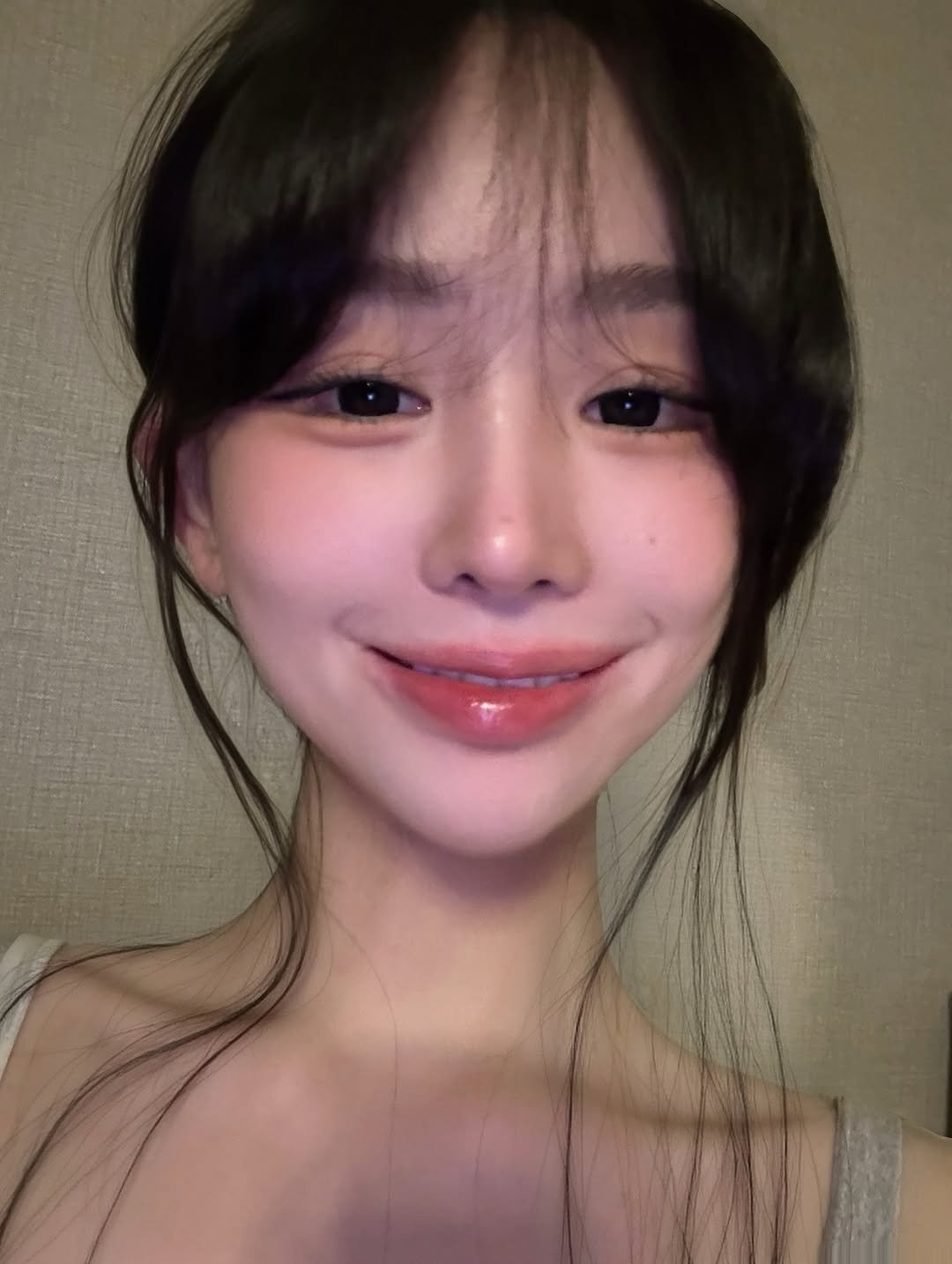 Photo by 조두팔 on February 05, 2026. May be a selfie of one or more people, bangs, lipstick, makeup and text.