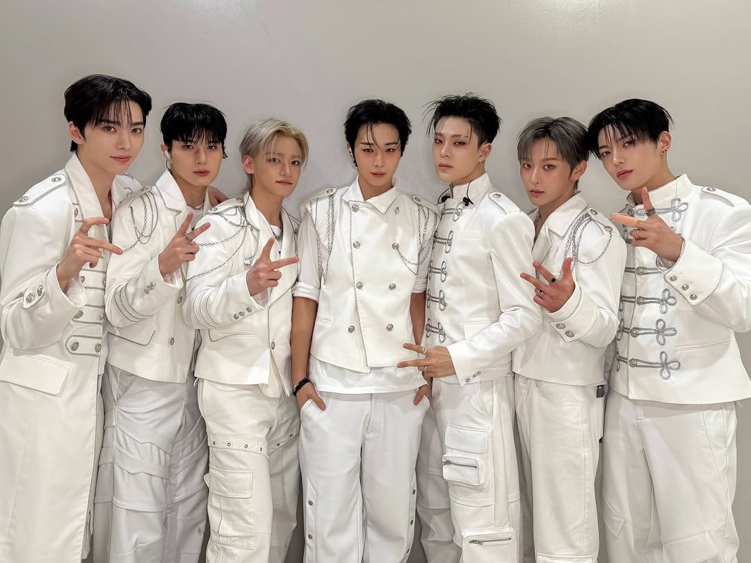 Photo by WHIB (휘브) on March 15, 2026. May be an image of one or more people, bangs and text that says '대3 0층'.