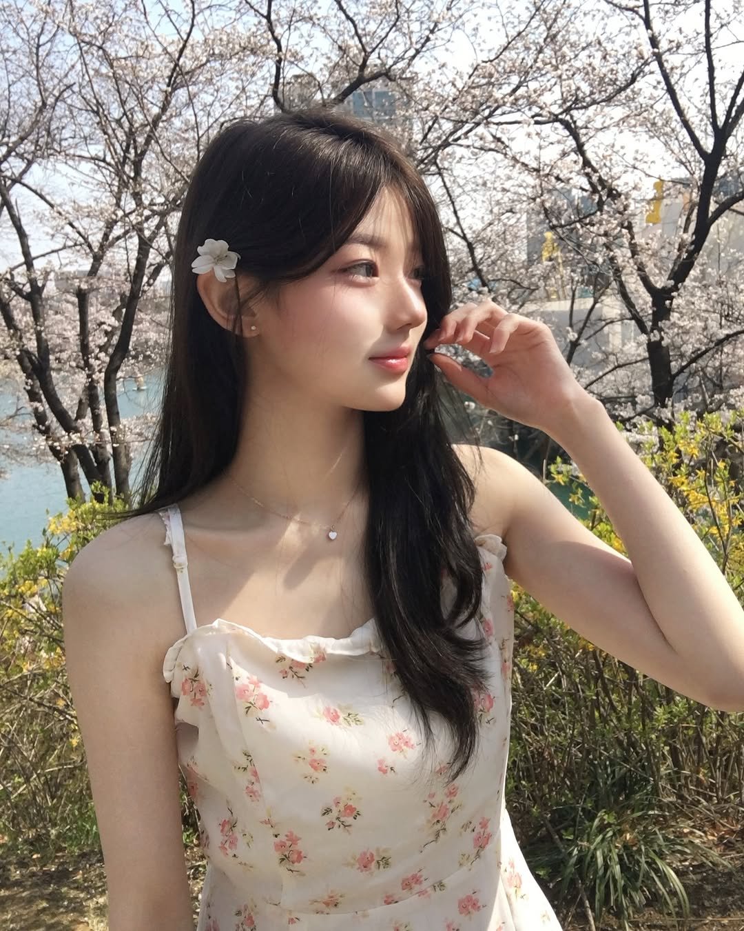 Photo by 민경 on April 06, 2025.