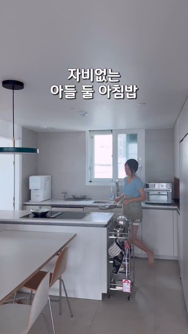 widsunshine 게시물 이미지: 아들 둘 자비란 없습니다 🌝
저희집 초딩이들 늦잠이 뭔가요
아침부터 배고프다고...