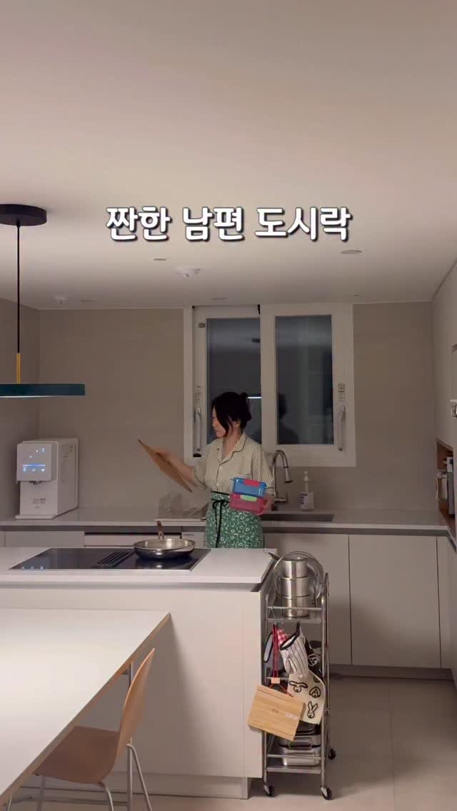 widsunshine 게시물 이미지: 일년 중 남편이 유독 짠해보일 때
바로 지금이에요 👨🏽‍🎤

어릴적부터 명절이면...