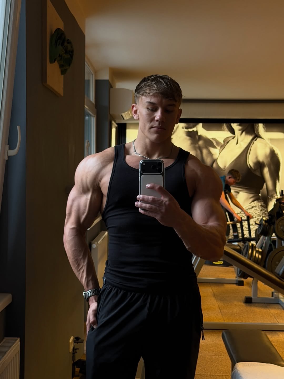 williamscxtt 게시물 이미지: Physique looks a bit worse after 7 days of croissants 🥐