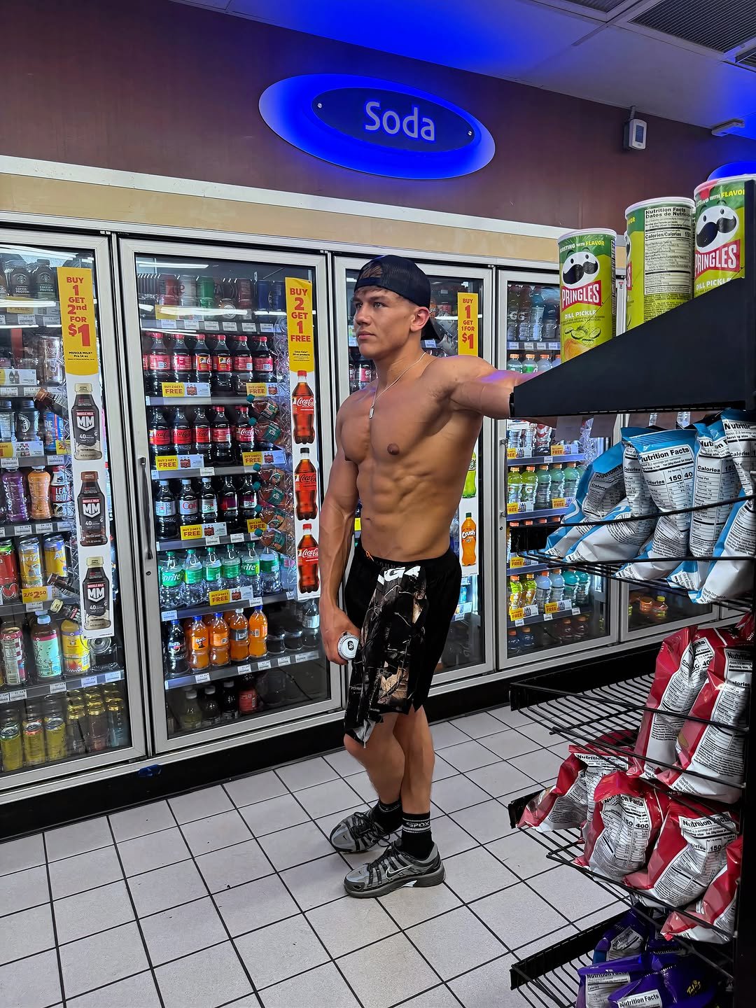 williamscxtt 게시물 이미지: second week in america

got a tan.

new...
