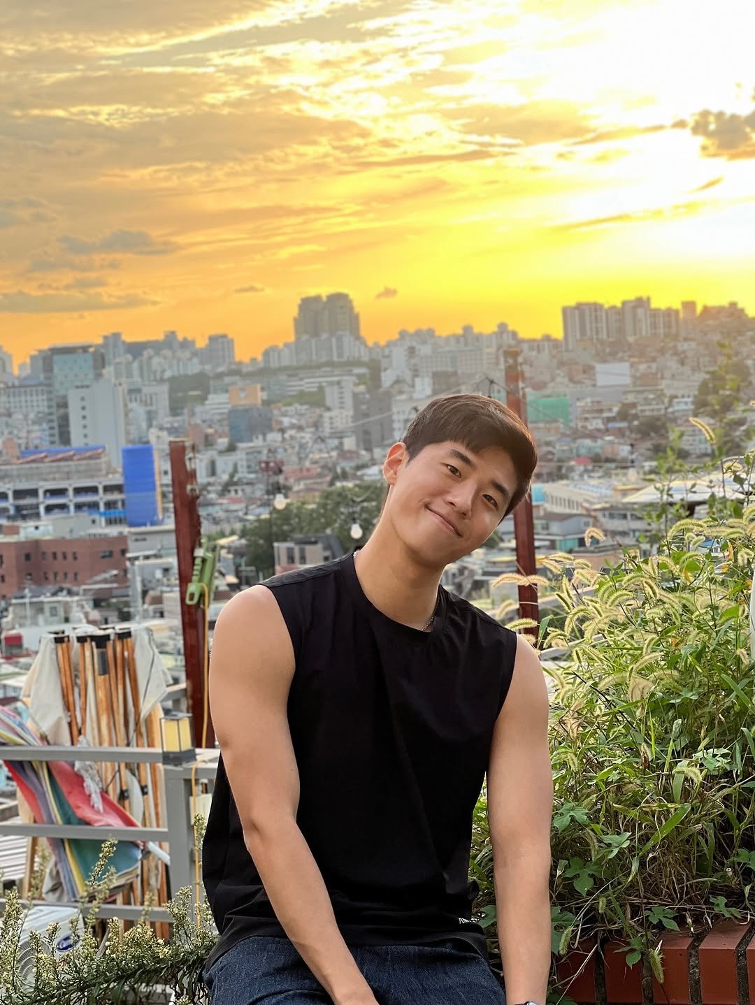 Photo by 잼 on September 07, 2025. May be an image of 1 person, biceps, outdoors and text.