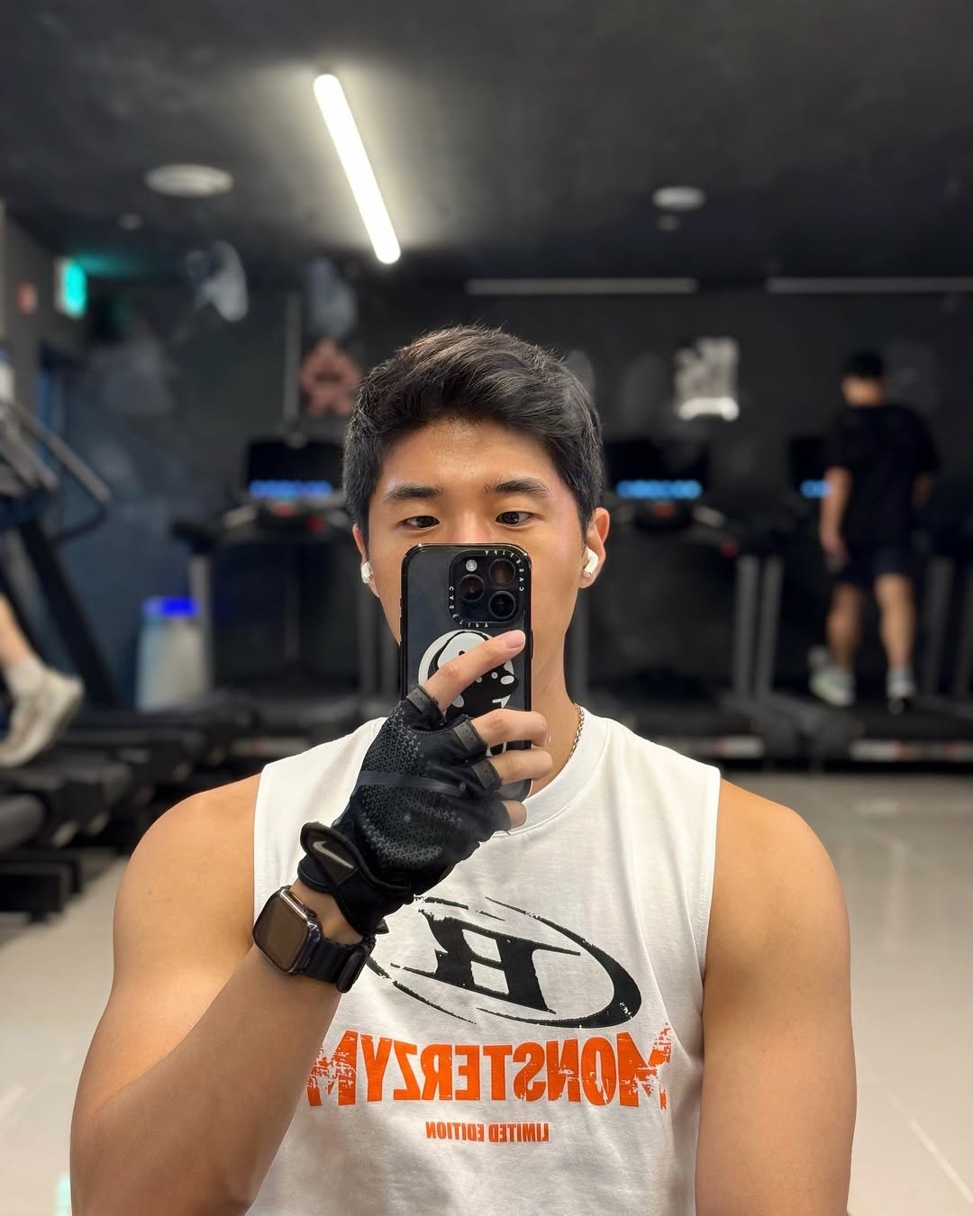 Photo by 잼 in Seoul, Korea. May be a selfie of one or more people, biceps, punching bag, treadmill and dumbbell.