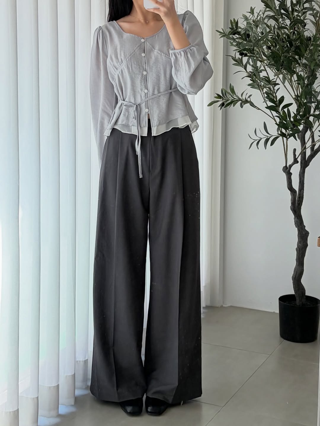 Photo by 윈미룸winmiroom on April 15, 2026. May be an image of top and text.