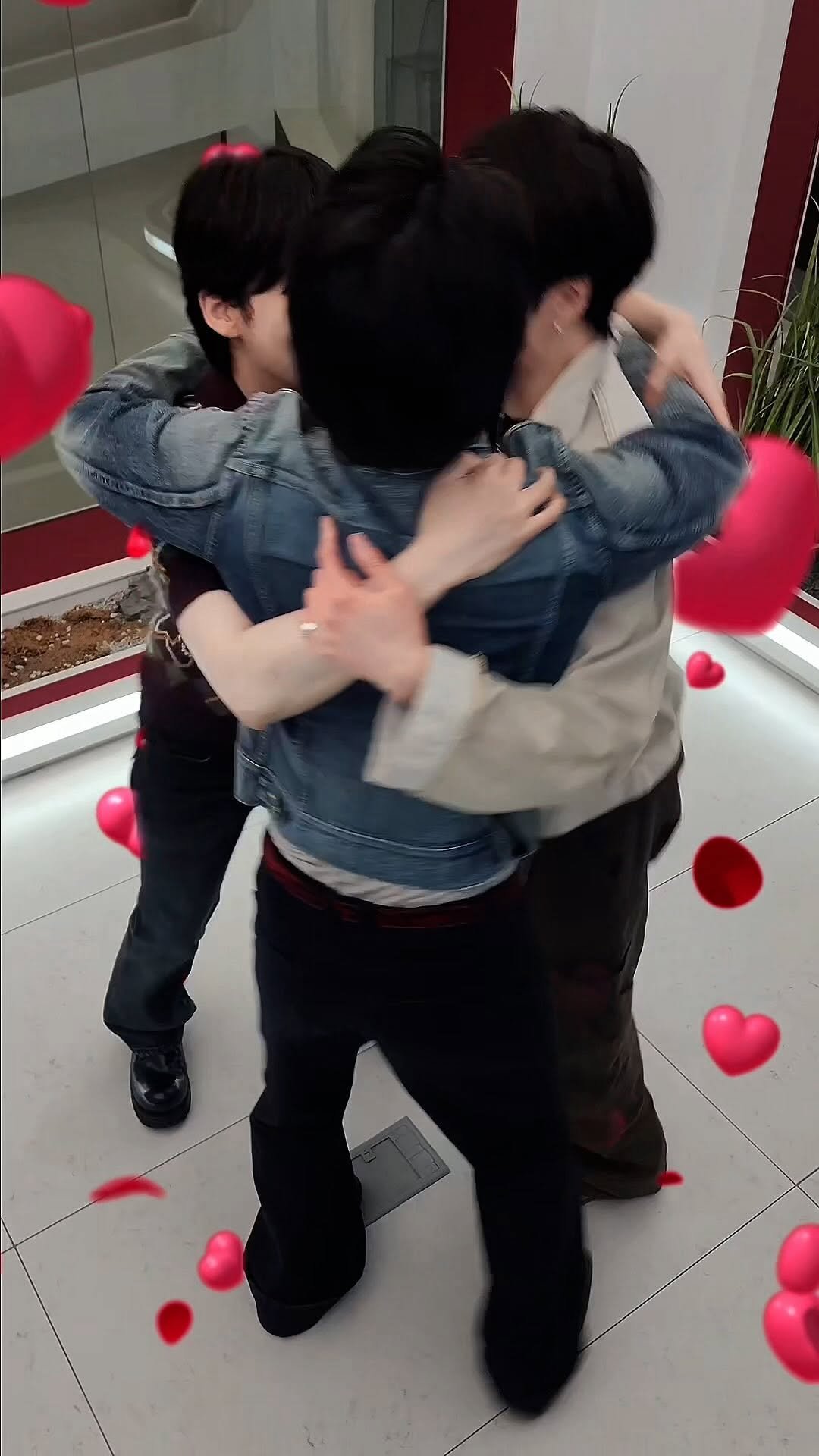 winnercity 게시물 이미지: 한번만 안아줘 ◟( ˘ ³˘)◞💙

#WINNER #위너 #YOON #JINU #HOONY