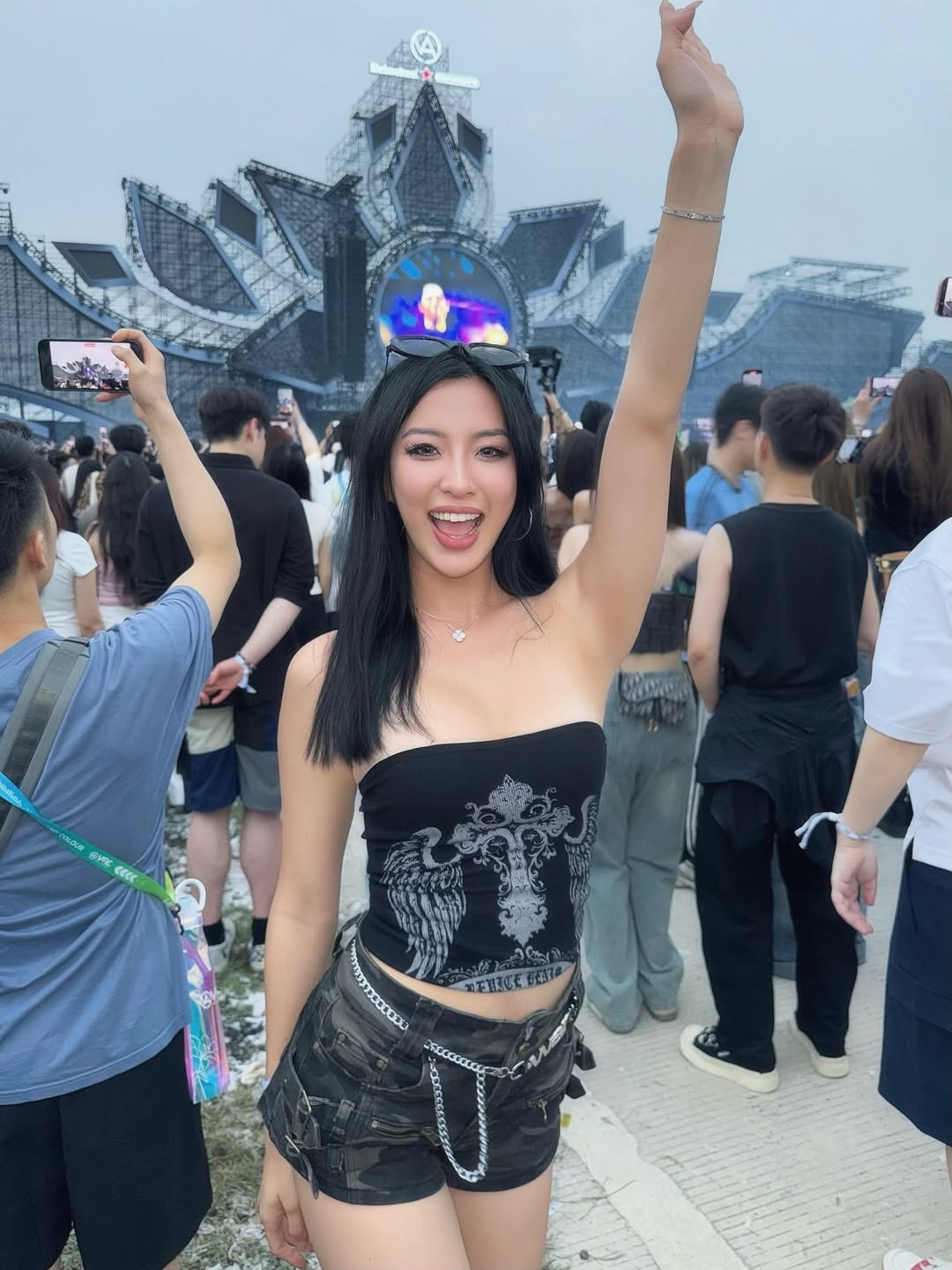 winnieechang 게시물 이미지: meet me halfway 🖤 @vacfestival